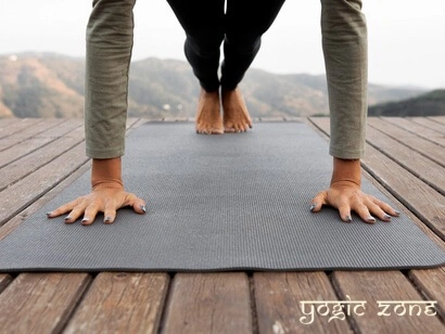 Feature image of blog on yoga mat size by yogiczone.com